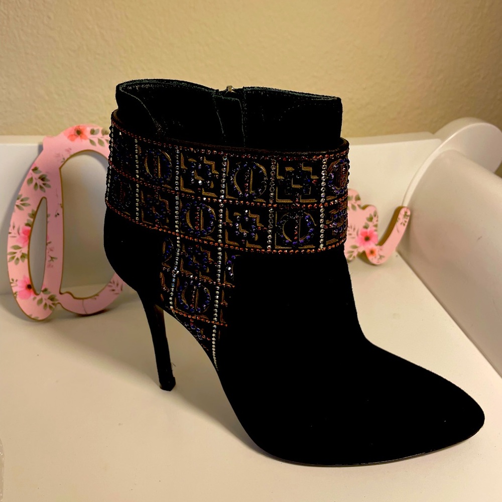 Sueded leather ankle boots